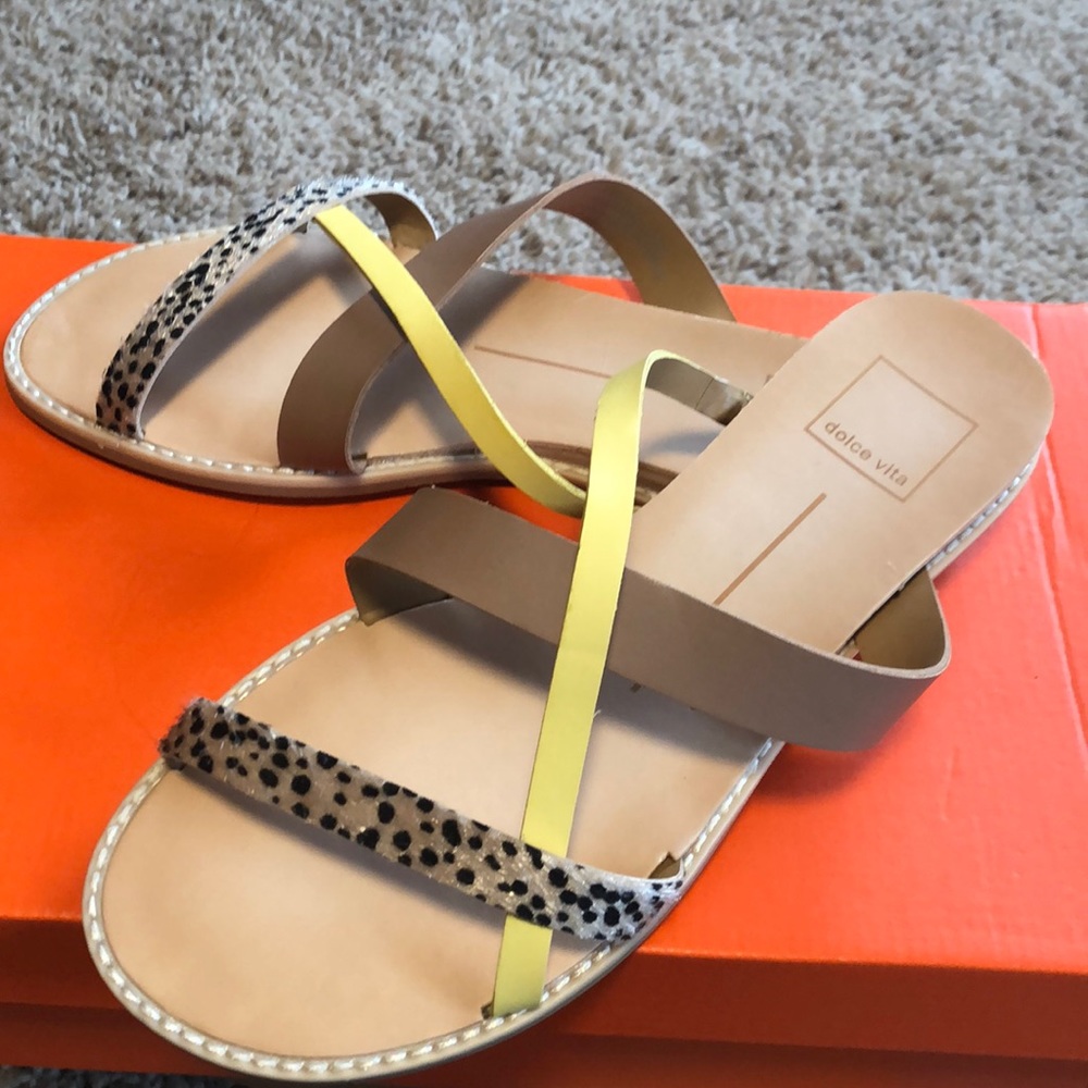 NWOT women’s Dolce Vita sandals. Sz 8